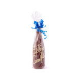 Botella de chocolate con bombones de licor